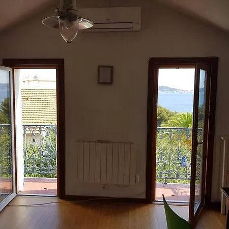 Pres Des Plages Du Mourillon Apartment